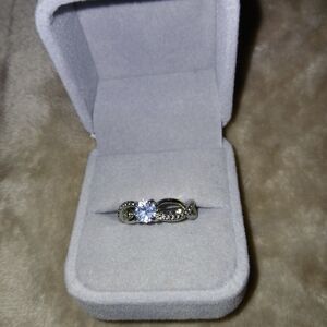 Elegant Silver Ring with Clear Gemstone